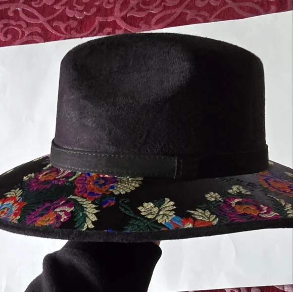 Floral Embroidered Black Hat - Picture 10 of 12